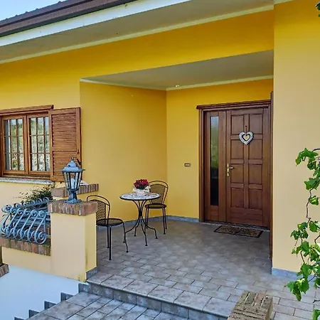 Apartment Luna San Floriano del Cóllio